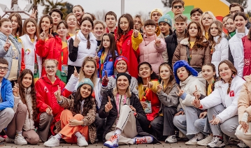 Благотворительный фонд «РЕНОВА» выступил партнёром Всемирного фестиваля молодёжи и совместно с ШБЛ «КЭС-БАСКЕТ» сделал подарок его участникам